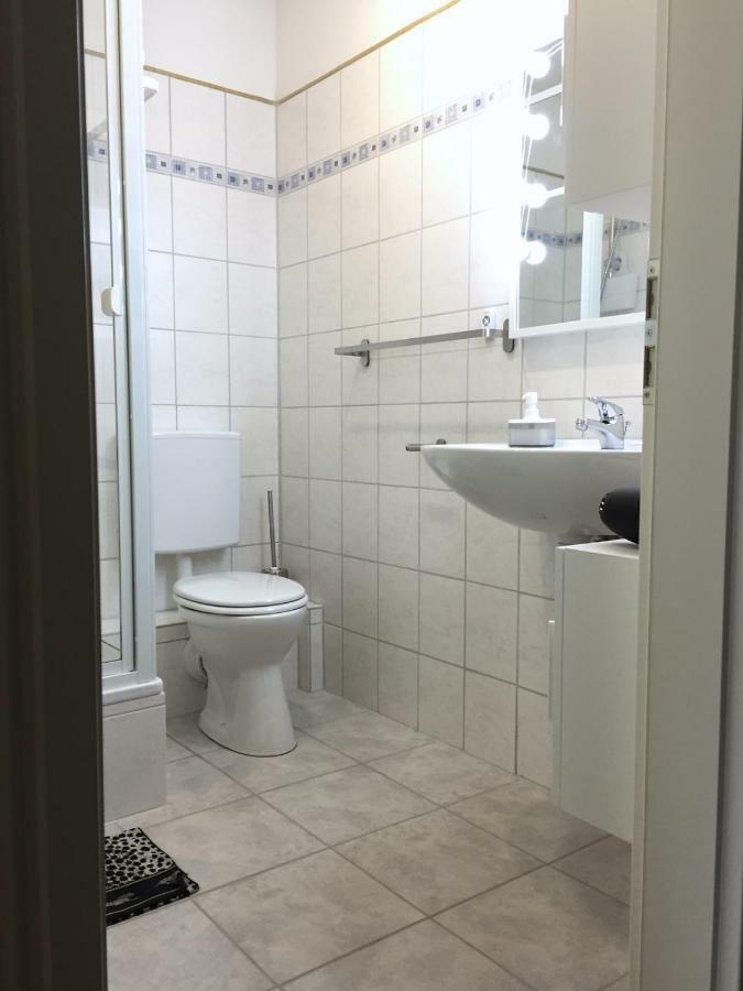 Grosses Helles Zimmer + Eigenes Bad Amburgo Esterno foto
