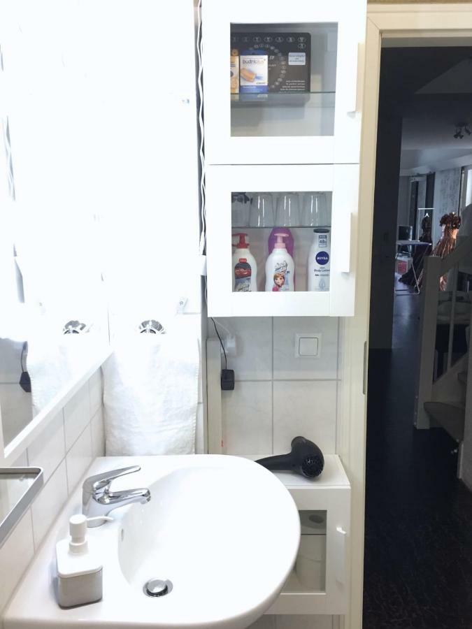 Grosses Helles Zimmer + Eigenes Bad Amburgo Esterno foto